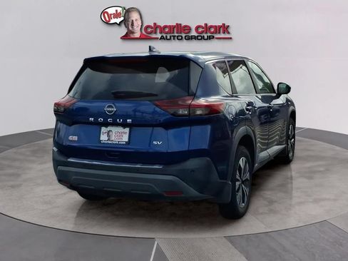 Used 2023 Nissan Rogue SV FWD image 5