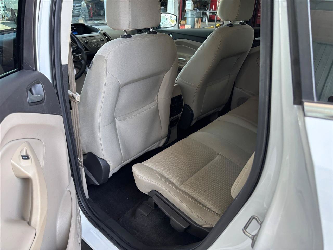 Used 2017 Ford Escape SE w/ SE Cold Weather Package FWD image 11