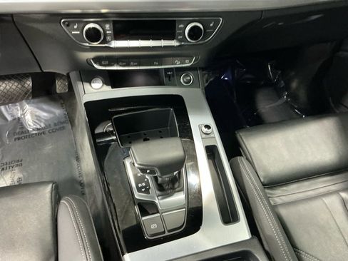 Used 2025 Audi Q5 2.0T Premium image 25