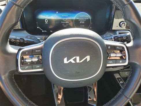Certified 2023 Kia Sorento SX image 21