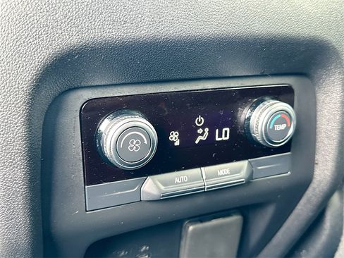 Used 2025 GMC Acadia Elevation image 25