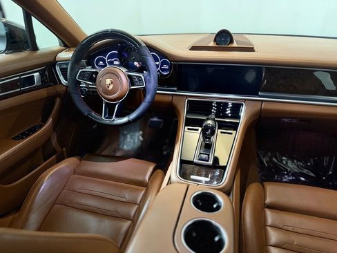 Used 2018 Porsche Panamera 4S image 12