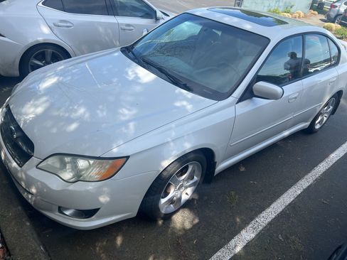 Used 2009 Subaru Legacy 2.5i Limited image 1