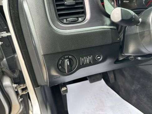Used 2018 Dodge Charger SXT w/ Blacktop Package RWD image 26