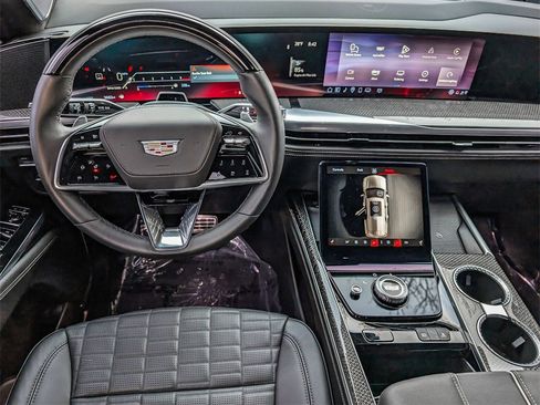 Certified 2025 Cadillac Escalade ESV V image 15