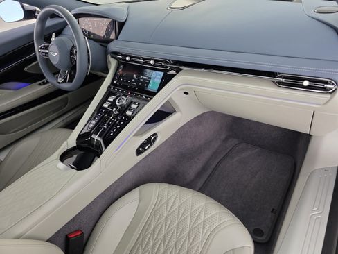 Used 2025 Aston Martin DB12 Coupe RWD image 23