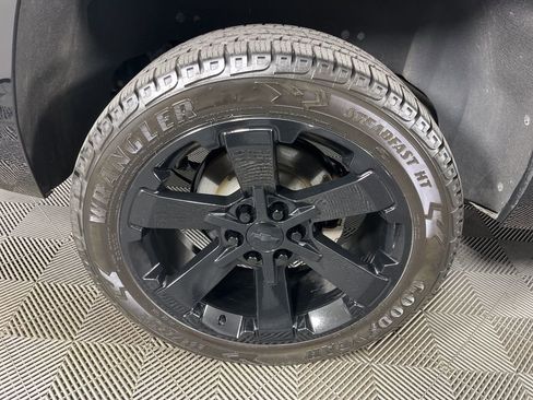 Used 2018 Chevrolet Tahoe LT image 20