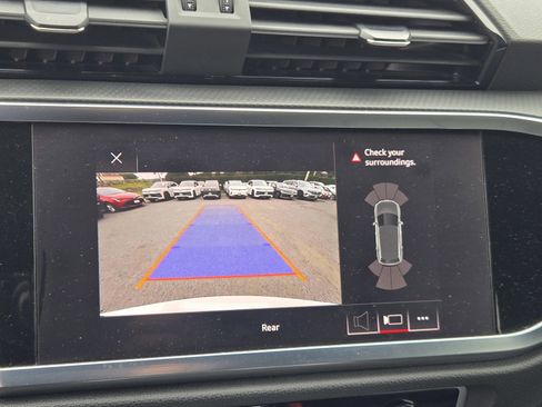 Used 2021 Audi Q3 2.0T Premium image 18