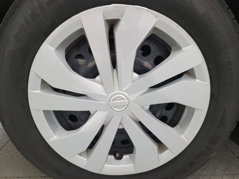 Used 2020 Nissan Versa S FWD image 31