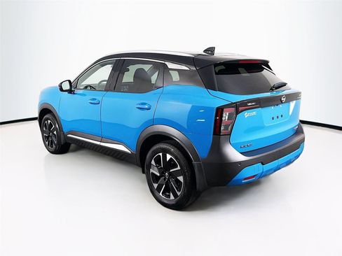 Used 2025 Nissan Kicks SR image 5