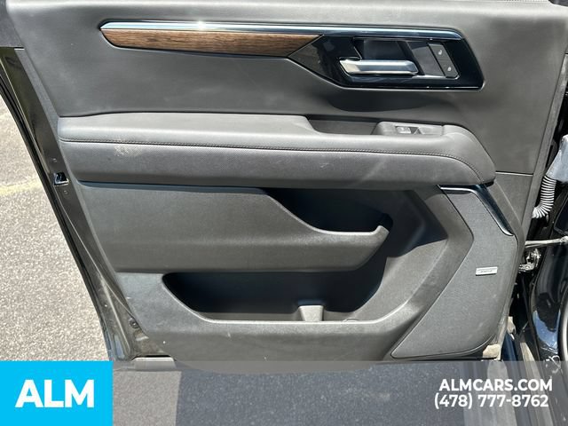 Used 2025 Chevrolet Suburban High Country AWD/4WD image 27