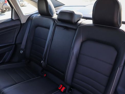 Used 2024 Volkswagen Jetta SE image 19