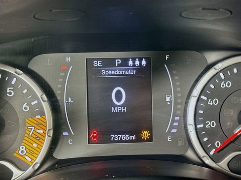 Used 2019 Jeep Renegade Latitude image 12