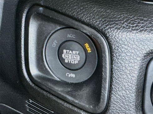 Used 2024 Jeep Gladiator Sport AWD/4WD image 11