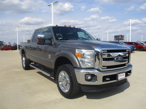 Used 2014 Ford F250 Lariat w/ Chrome Package AWD/4WD image 9
