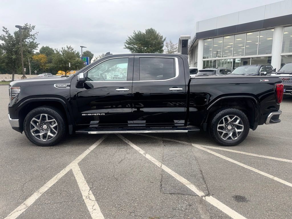 Used 2023 GMC Sierra 1500 SLT w/ SLT Premium Package AWD/4WD image 2