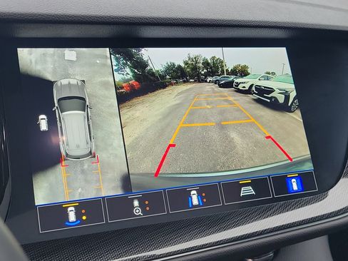 Used 2023 Buick Envision Essence w/ Technology Package I image 32