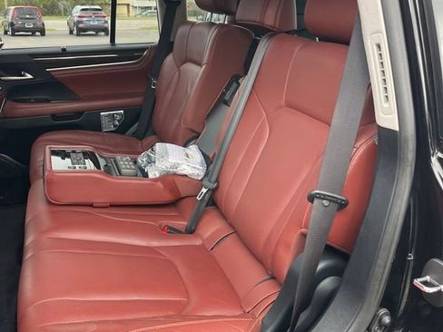 Used 2018 Lexus LX 570 4WD w/ Luxury Package image 14