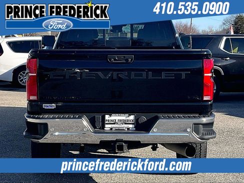 Used 2024 Chevrolet Silverado 2500 LTZ w/ LTZ Premium Package image 4