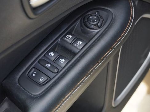 Used 2017 Jeep Compass Sport w/ Cold Weather Group AWD/4WD image 19