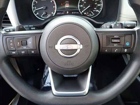 Used 2024 Nissan Rogue SV image 17