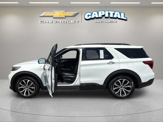 Used 2022 Ford Explorer ST-Line w/ Class IV Trailer Tow Package RWD image 3