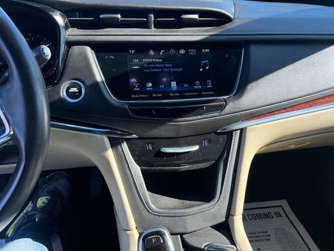 Used 2017 Cadillac XT5 Premium Luxury image 19