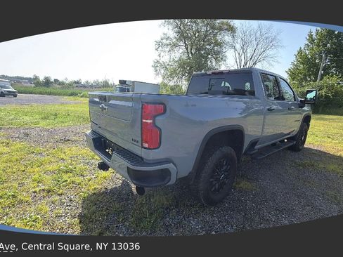 Used 2024 Chevrolet Silverado 3500 LTZ w/ LTZ Plus Package AWD/4WD image 8
