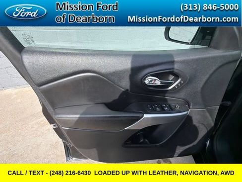 Used 2018 Jeep Cherokee Overland AWD/4WD image 19