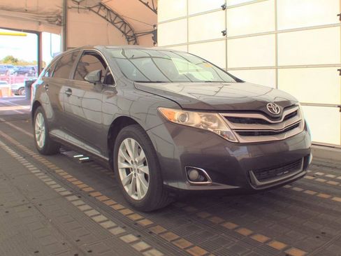 Used 2015 Toyota Venza LE AWD/4WD image 1
