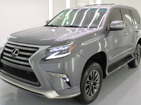 Used 2017 Lexus GX 460 Premium image 4