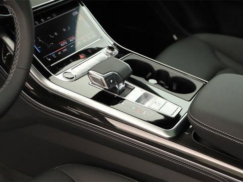 New 2025 Audi Q8 Premium Plus image 17