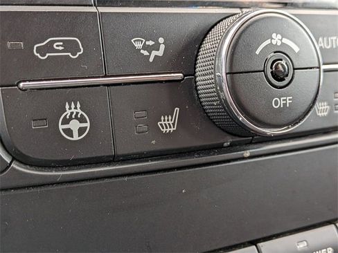 Used 2018 Dodge Grand Caravan GT image 27