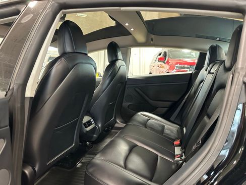 Used 2022 Tesla Model 3 Long Range AWD/4WD image 17