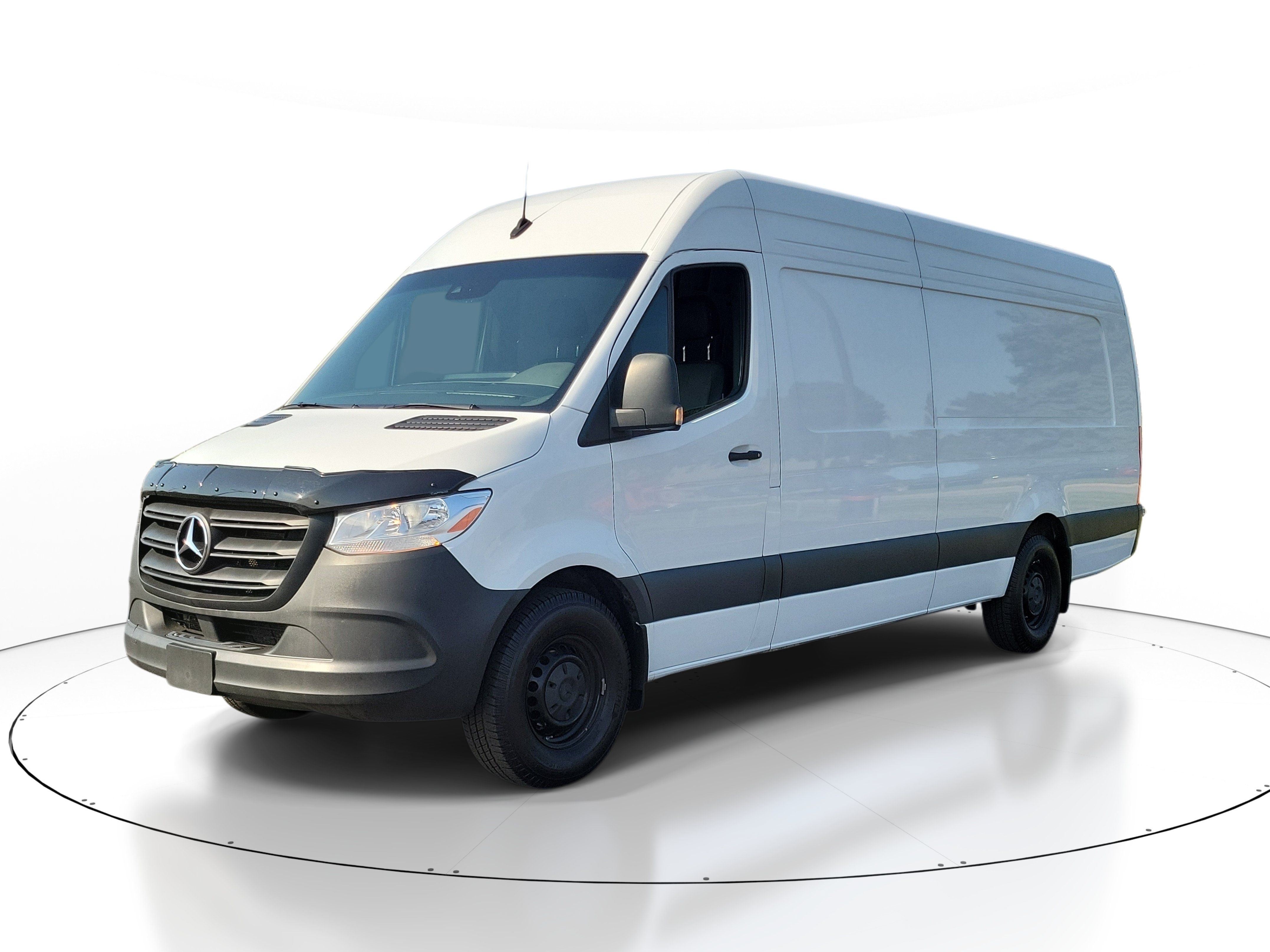 Used 2024 Mercedes-Benz Sprinter 2500 image 2