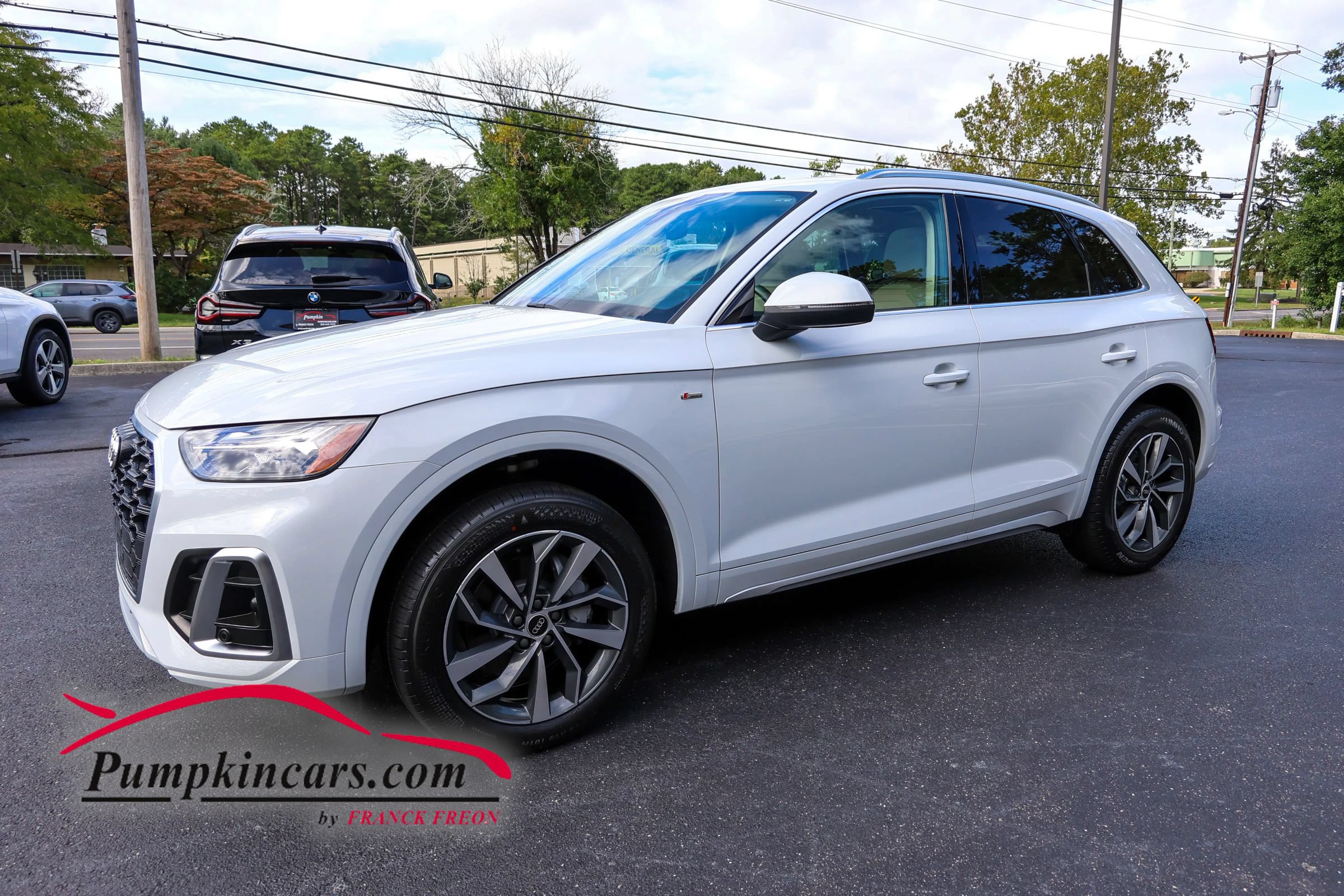 Used 2023 Audi Q5 2.0T Premium w/ Convenience Package AWD/4WD image 2