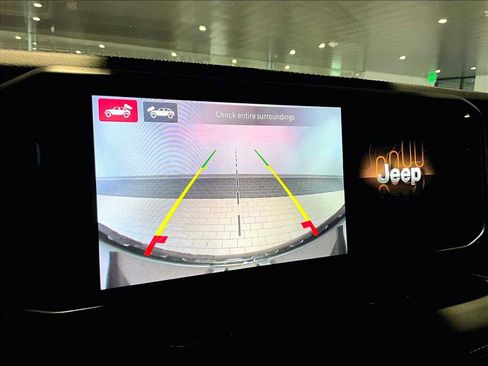 Used 2024 Jeep Wrangler Unlimited Rubicon 4xe image 28