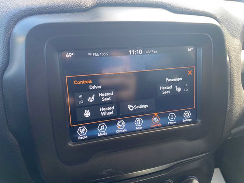 Used 2019 Jeep Renegade Latitude w/ Cold Weather Group AWD/4WD image 18