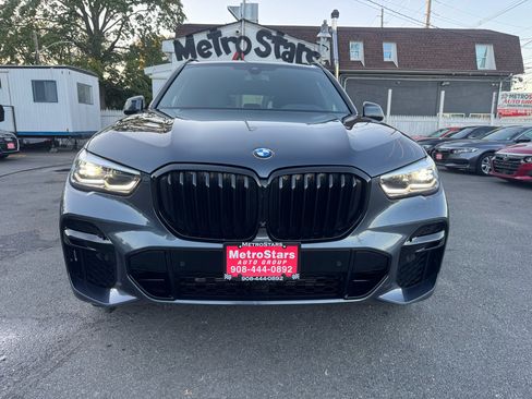 Used 2022 BMW X5 xDrive40i w/ M Sport Package image 2