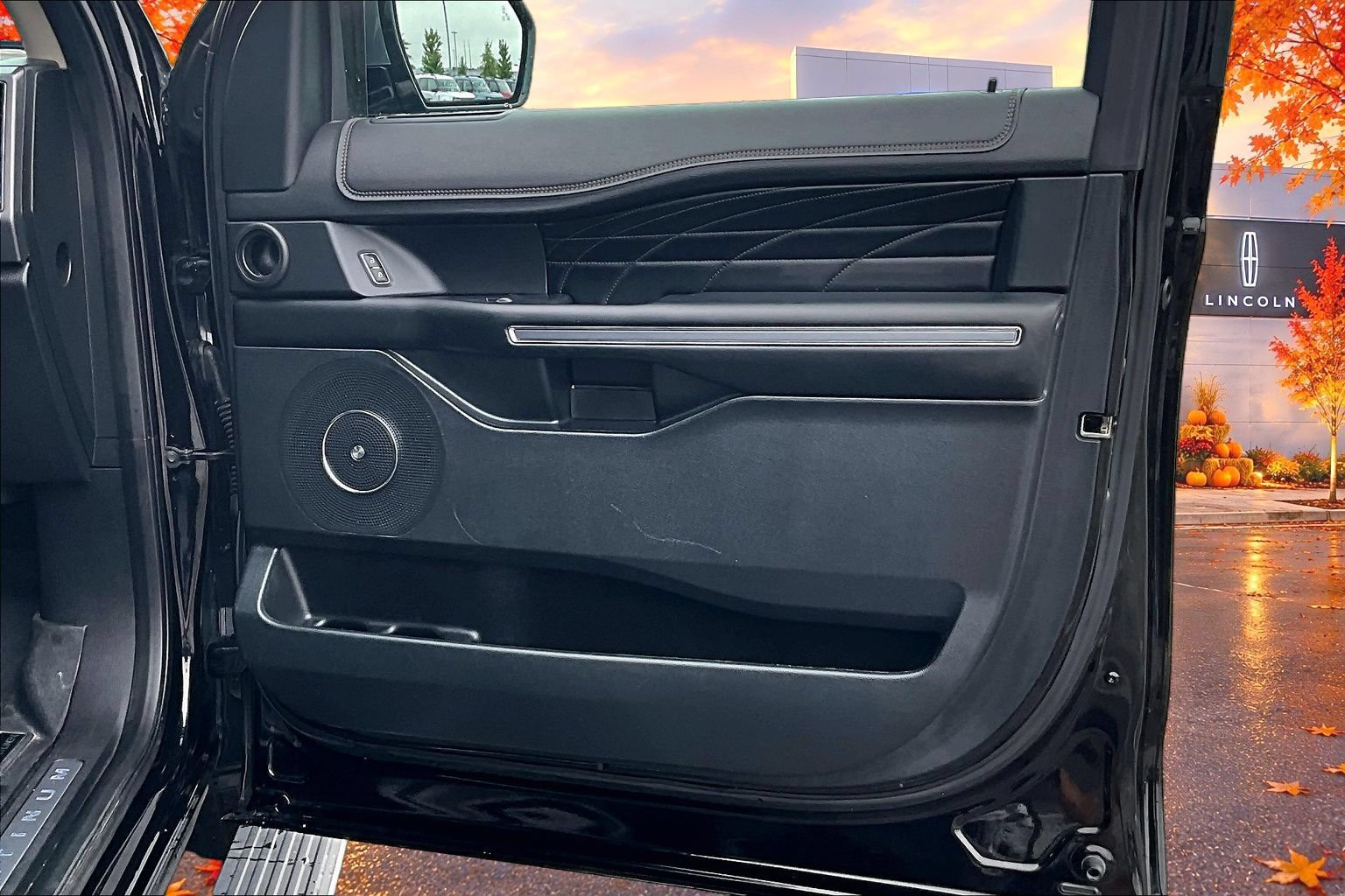 Used 2019 Ford Expedition Platinum AWD/4WD image 29
