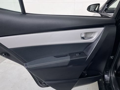 Used 2017 Toyota Corolla LE w/ LE Premium Package w/Moonroof FWD image 19