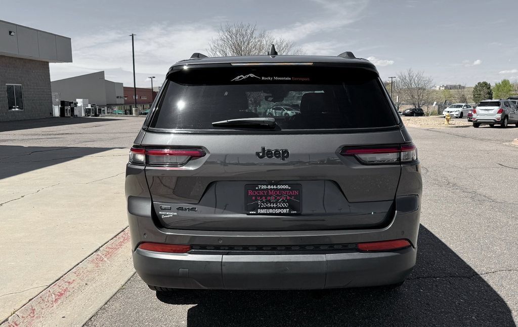 Used 2021 Jeep Grand Cherokee L Laredo AWD/4WD image 7