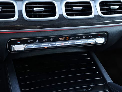Used 2020 Mercedes-Benz GLS 450 4MATIC image 26