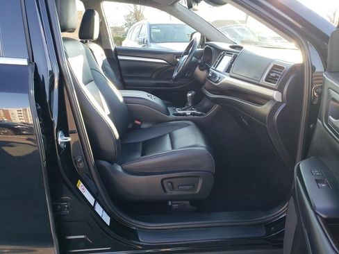 Used 2019 Toyota Highlander XLE image 23
