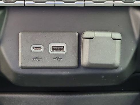 Used 2020 Chevrolet Silverado 3500 LTZ w/ LTZ Convenience Package image 15