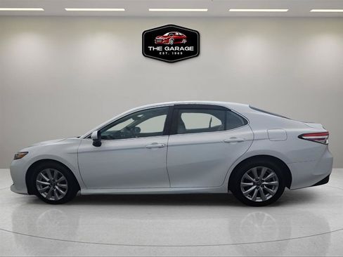 Used 2019 Toyota Camry LE w/ Carpet Mat Package FWD image 3