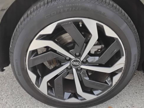 Used 2024 Audi Q8 e-tron Premium Plus image 12