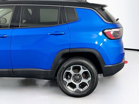 Used 2022 Jeep Compass Trailhawk w/ Trailhawk Convenience Group AWD/4WD image 46
