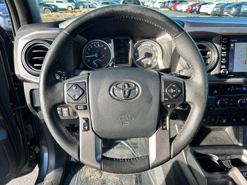 Used 2020 Toyota Tacoma Limited image 12