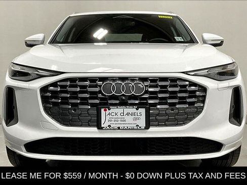Certified 2025 Audi Q5 Premium w/ Convenience Package AWD/4WD image 3